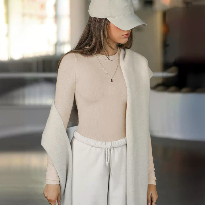 Women's Long-Sleeve Ribbed Top with Elegant Round Neck and Figure-Hugging Cut Drune