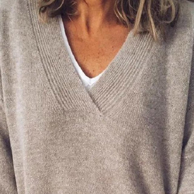 Women's Taupe Knit Sweater V-Neck Long-Sleeve Oversized Relaxed Pullover